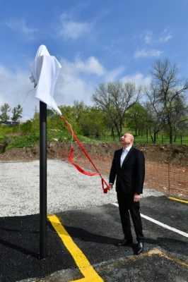   Ilham Aliyev inaugura el cartel de la calle Ataturk en Shusha  