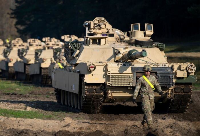   Ukraynalı hərbçilər “Abrams” tanklarında təlimlərə başlayıb   
