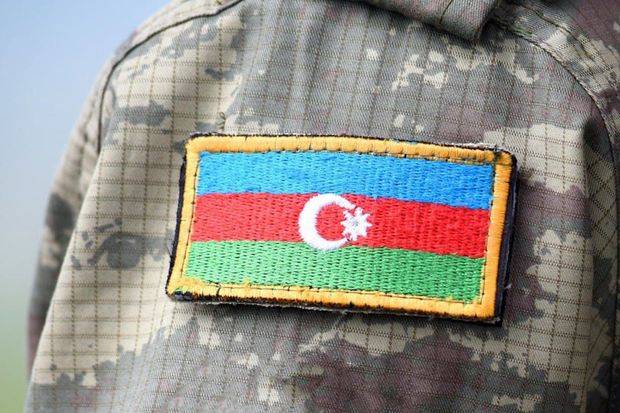    Azərbaycan Ordusunun hərbçisi kütləvi davada xəsarət alıb  
   