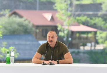   Ilham Aliyev: "La delimitación debe realizarse en nuestras condiciones"  