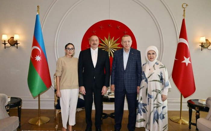   Mehriban Aliyeva gratuliert dem türkischen Präsidenten Erdogan und seiner Frau Emine Erdogan  