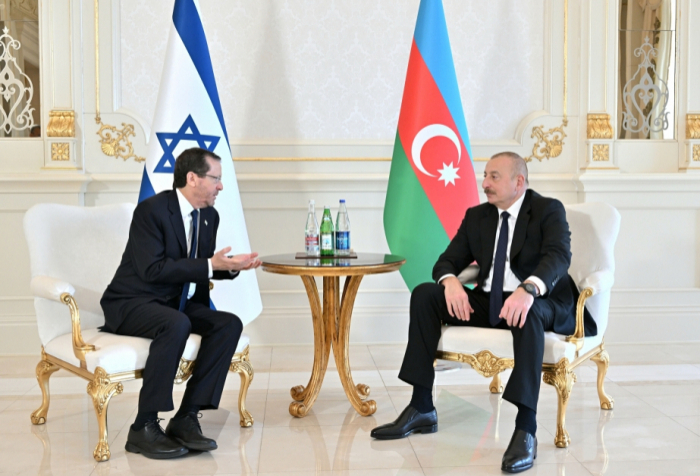 Entretien en tête-à-tête du président azerbaïdjanais Ilham Aliyev avec son homologue israélien Isaac Herzog 