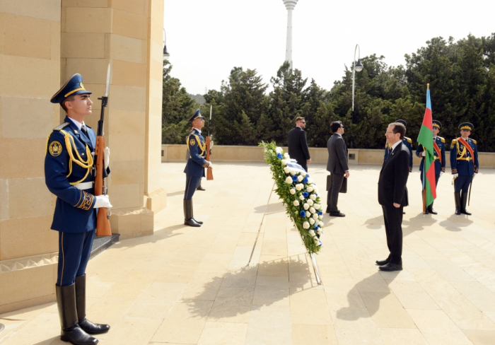   Le président israélien rend hommage aux martyrs azerbaïdjanais  
