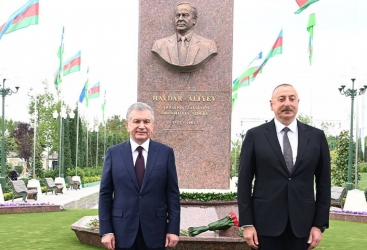   Shavkat Mirziyoyev: "Siempre recordaremos los servicios incomparables de Heydar Aliyev hacia el desarrollo integral de las relaciones entre Uzbekistán y Azerbaiyán"  