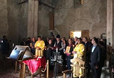 Representantes de la comunidad religiosa albano-udí de Azerbaiyán visitaron el monasterio de Khudavang