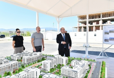   Ilham Aliyev y Mehriban Aliyeva examinaron el progreso de las obras realizadas por MIDA en el complejo residencial de Fuzuli  