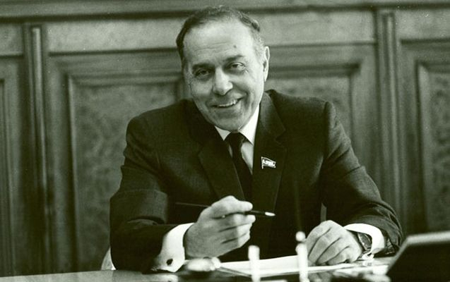       "Vidnıy mujik, eqo mesto v Kremle" -    Heydər Əliyevlə bağlı 40 il əvvəl deyilmiş söz    
