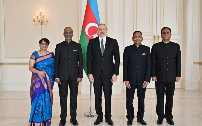  Präsident Ilham Aliyev nahm das Beglaubigungsschreiben des neuen Botschafters Indiens entgegen  