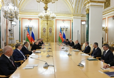 Comienza la reunión entre Aliyev y Putin 