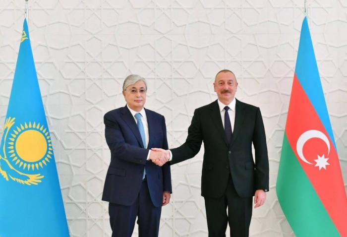   Presidente Ilham Aliyev felicita al presidente de Kazajistán  