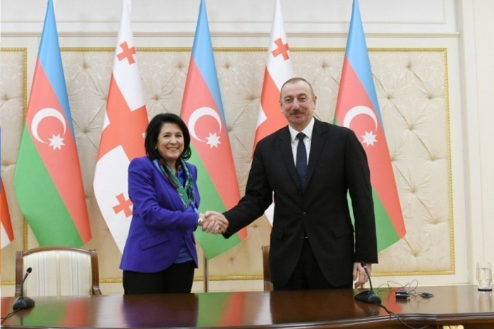   Presidente de Azerbaiyán conguratula a la presidenta de Georgia  