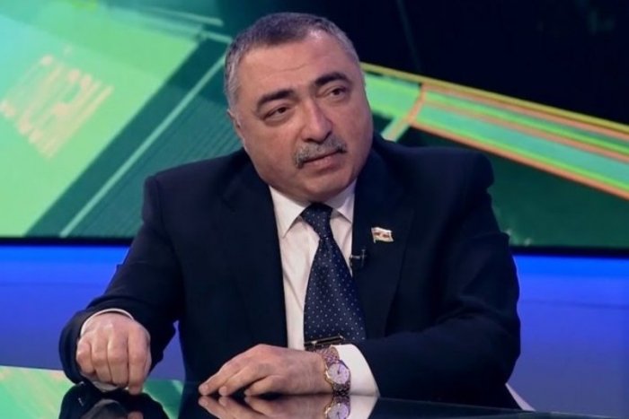   "İnsanların pulunu alıb 4-5 aydır ki, yubadırlar"    