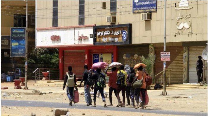       BMT-nin baş katibi:    Sudanı 100 min insan tərk edib   