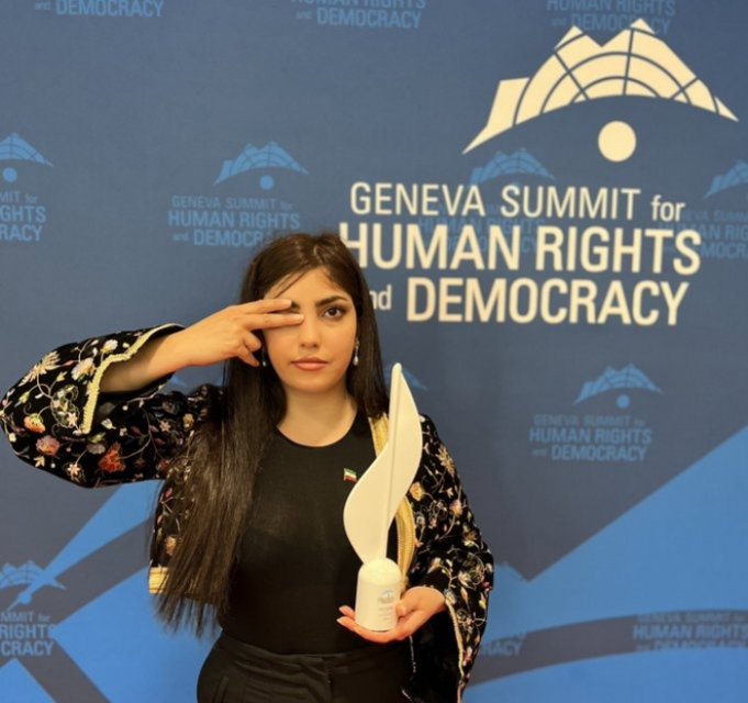    İranlı qadın İnsan Hüquqları və Demokratiya üzrə mükafat alıb   