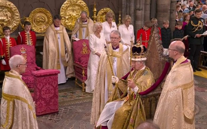   Charles III, un couronnement fastueux au coût faramineux  