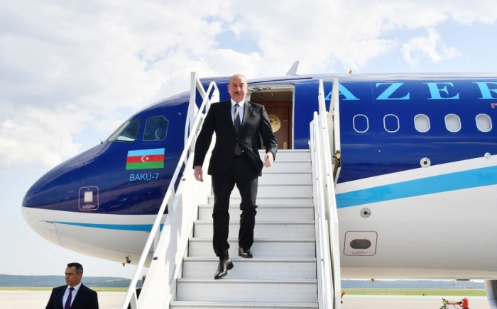   Präsident Ilham Aliyev ist zu Besuch in Moldawien  