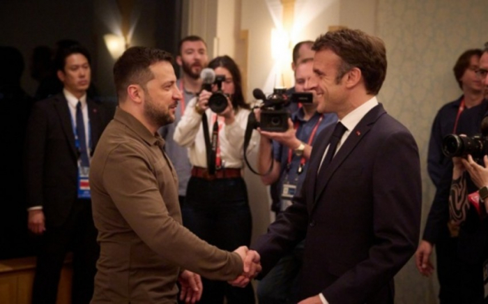   Wolodymyr Selenskyj traf sich mit Emmanuel Macron  