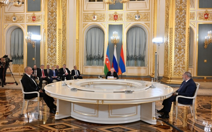   In Moskau fand ein dreiseitiges Gipfeltreffen der Staats- und Regierungschefs statt  