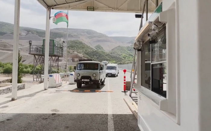    Laçında nəzarət-buraxılış məntəqəsində avtomobillərin normal keçidi təmin olunub     
