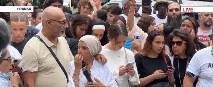       Paris yenidən alovlanır:    17 yaşlı gəncin qətli ilə bağlı aksiyadan "REAL” TV-nin canlı bağlantısı -    VİDEO     
   