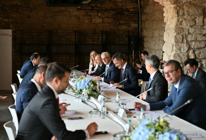   Le président Ilham Aliyev participe à une table ronde consacrée à la sécurité énergétique à Chisinau  