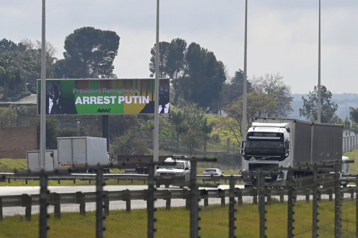   Motorway billboards in South Africa urge Ramaphosa to arrest Putin -   NO COMMENT    