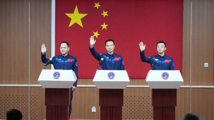   Drei chinesische Astronauten kehren zur Erde zurück  