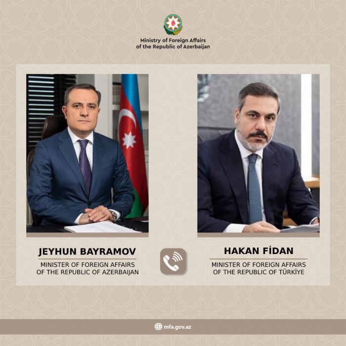   Aserbaidschanischer Außenminister lädt seinen neu ernannten türkischen Amtskollegen zum Besuch in Aserbaidschan ein  