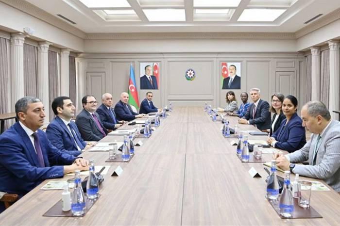   Azerbaijani PM meets delegation from World Bank  