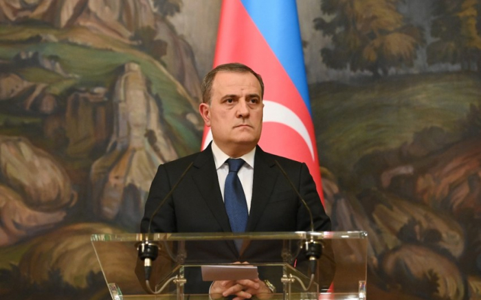   El ministro azerbaiyano de Asuntos Exteriores partió rumbo a Austria y Eslovaquia en visita de trabajo  