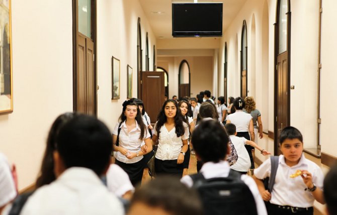    Beş ali məktəbin akkreditasiya nəticəsi açıqlanıb  
   