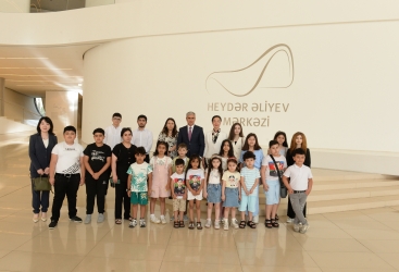 Children from martyrs’ families visit Heydar Aliyev Center
 