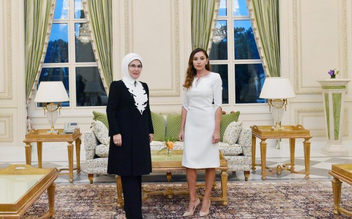 Mehriban Əliyeva və Əminə Ərdoğan DOST İnklüziv İnkişaf və Yaradıcılıq Mərkəzində olublar  -YENİLƏNİB 