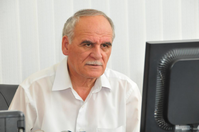 Əməkdar jurnalist təhqiramiz statusuna görə üzr istədi:    "Səhvimi bağışlayın!"     
