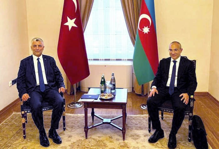 Azerbaijani Economy Minister holds meeting with Turkish Trade Minister