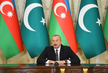   Ilham Aliyev: "Aumentarán los vuelos entre Bakú e Islamabad"  