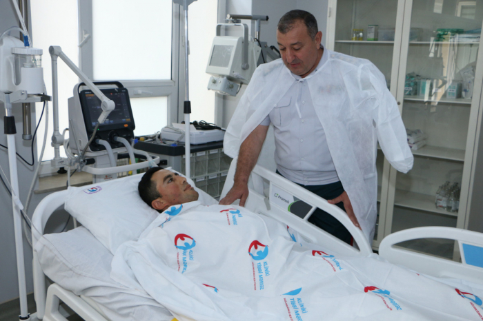   Azerbaijan SBS deputy chief visits soldier wounded due to Armenia’s provocation in Lachin  