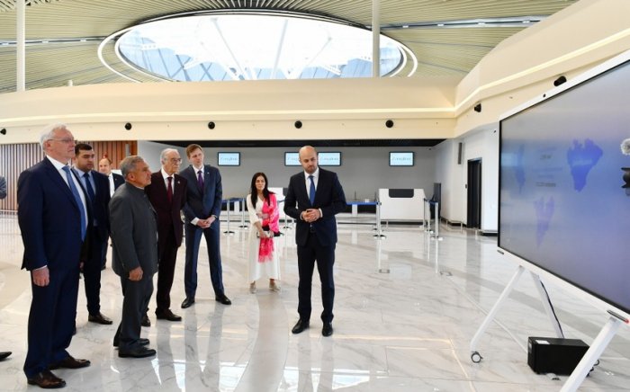    Tatarıstan rəhbərinə Şərqi Zəngəzurda görülən işlər barədə məlumat verilib  
   