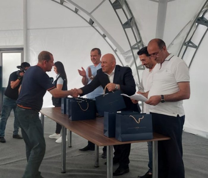 Laçına qayıdan ailələrə evlərinin açarları verilib