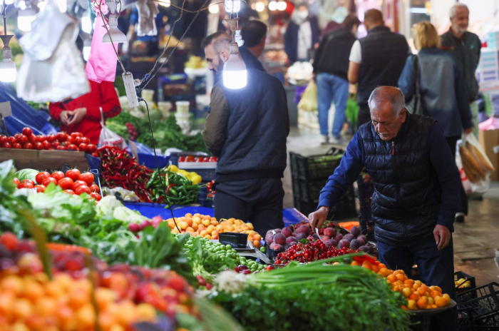   Türkiye hikes minimum wage by 34% to address stubborn inflation  