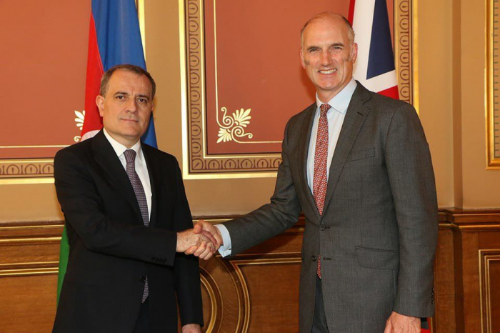   UK, Azerbaijan discuss security issues  