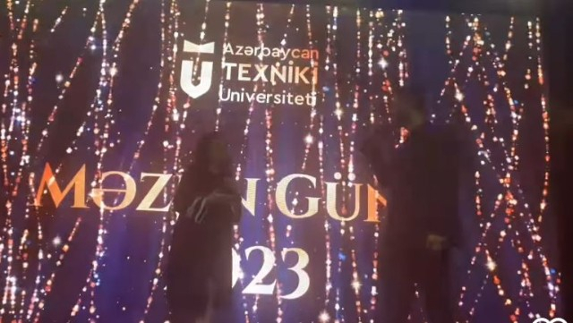    Məzun gecəsində qrup yoldaşına evlilik təklifi etdi -    VİDEO     
   
