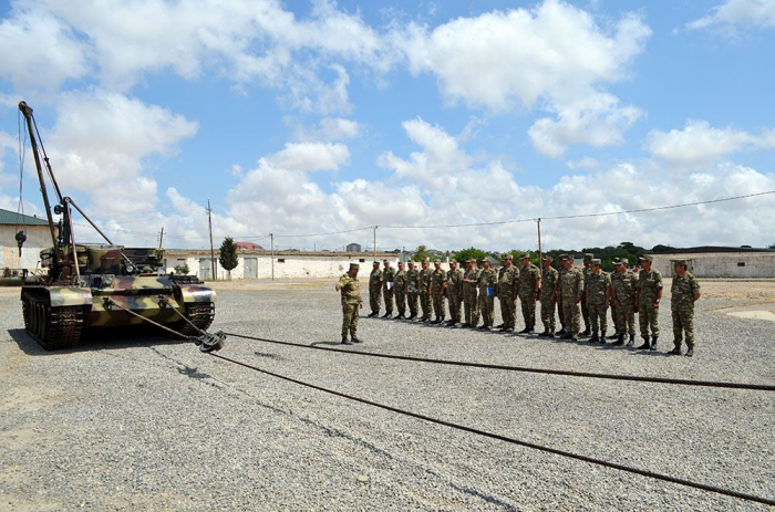 Sessions held with chiefs of armored tank service in Azerbaijan