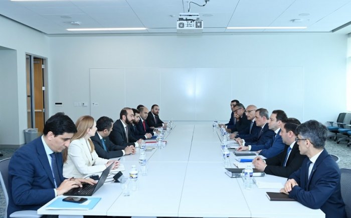  Azərbaycan və Ermənistan xarici işlər nazirlərinin ikitərəfli görüşü başlayıb  
 