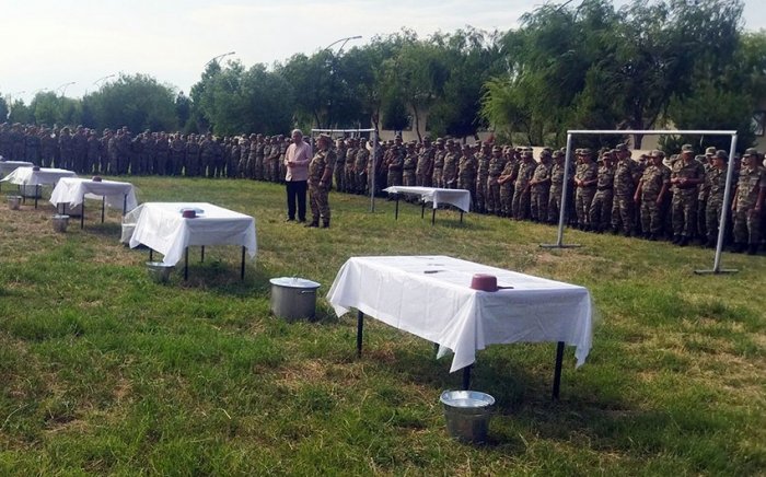    Azərbaycan Ordusunda Qurban bayramı münasibətilə tədbirlər keçirilib  
   