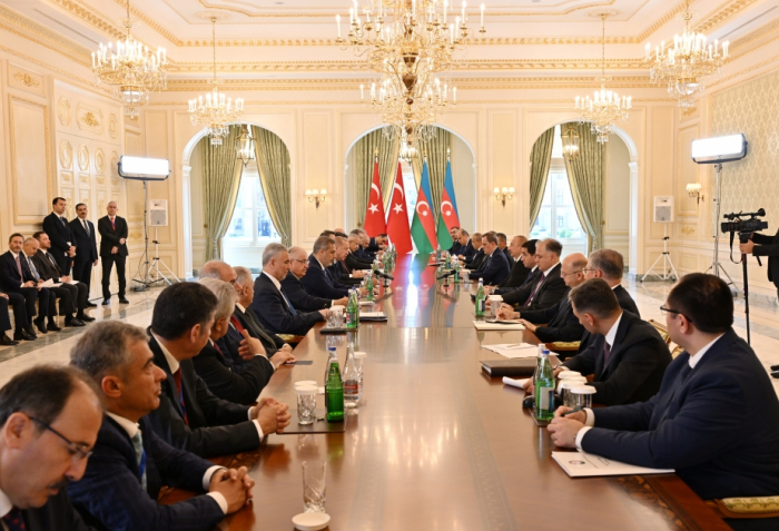  Expanded meeting between Azerbaijani and Turkish Presidents starts  