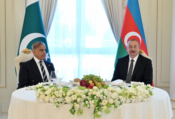 Official lunch hosted on behalf of Azerbaijani President in honor of Pakistani PM 