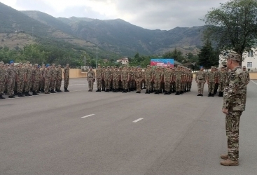 Continúa el entrenamiento de los reclutas de la reserva en el Ejército de Azerbaiyán