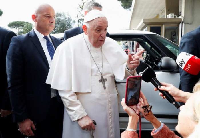 Le pape François sortira de l