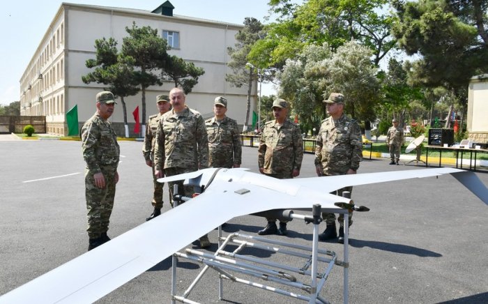    Zərbə dronları və PUA-lar Ali Baş Komandana nümayiş etdirilib   